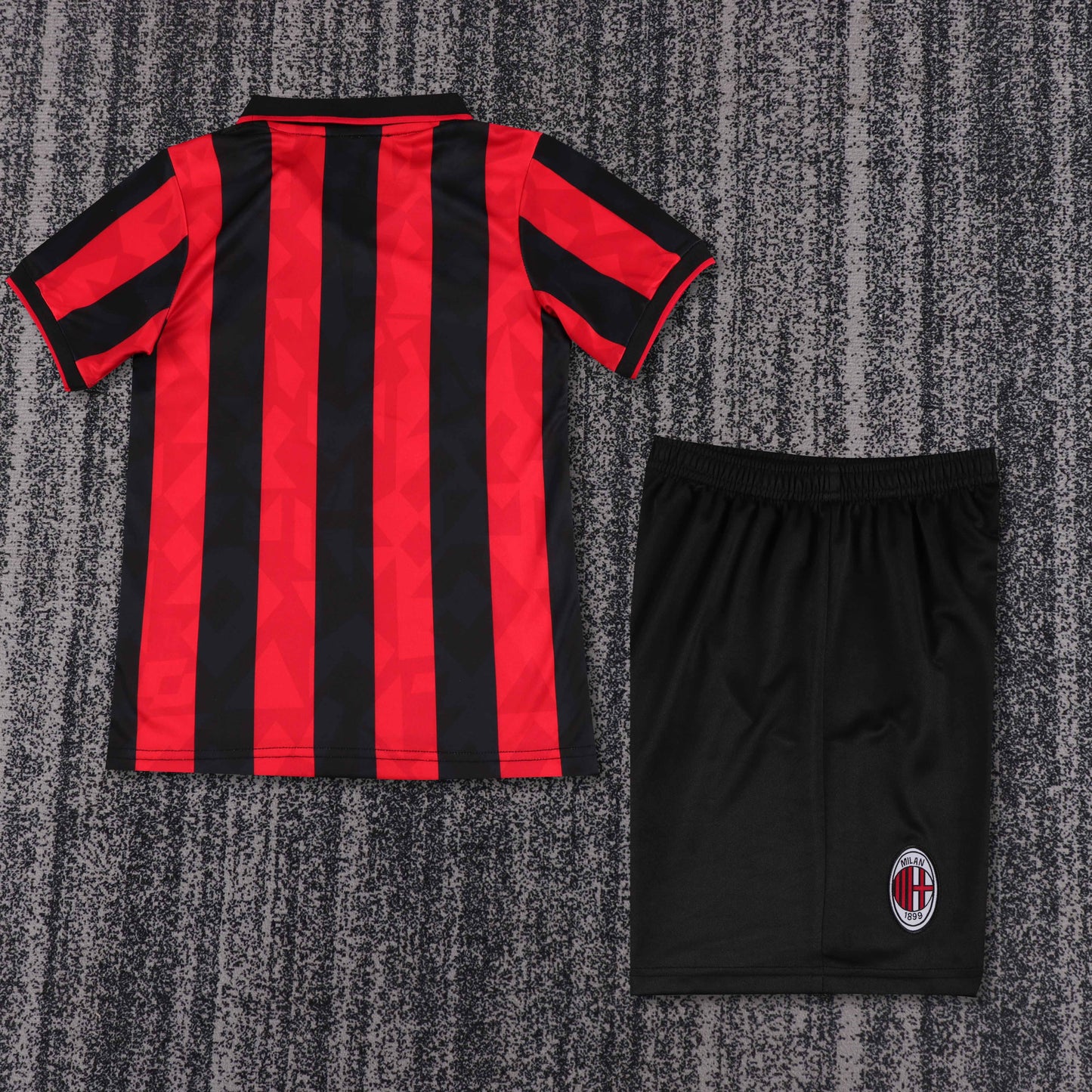 Kit Infantil Milan Home Retrô 96/97 . Lotto - Vermelho e Preto
