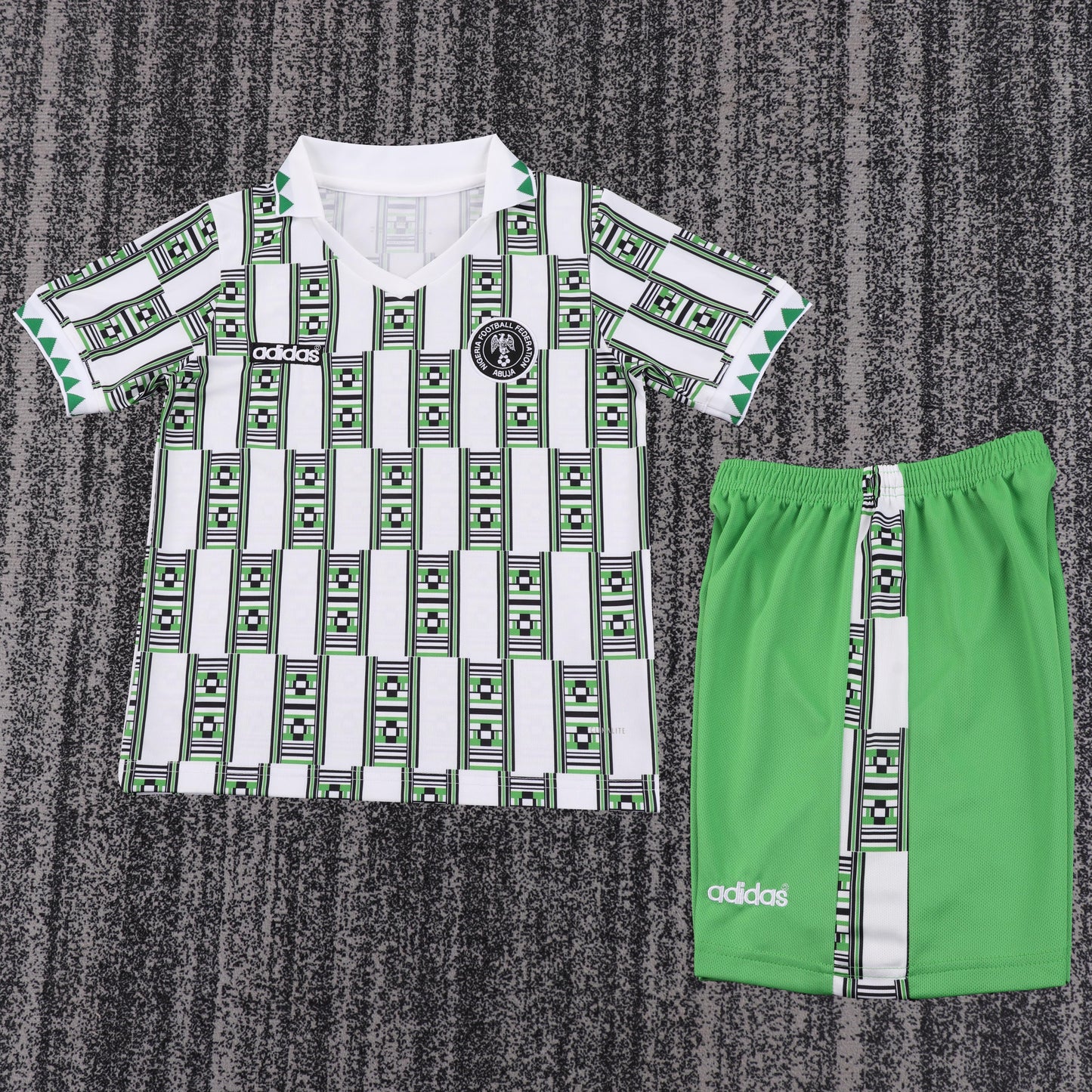 Kit Infantil Nigeria Home Retrô 1994 . - Verde e Branco