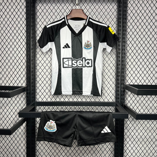 Kit Infantil Newcastle Home 24/25 . - Preto e Branco