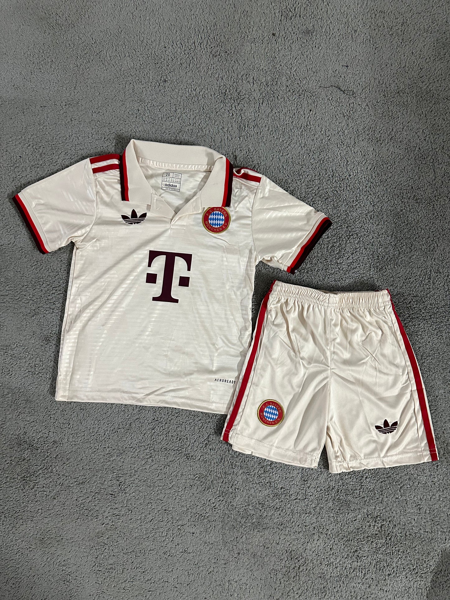 Kit Infantil Bayern de Munique Third 24/25 - Bege