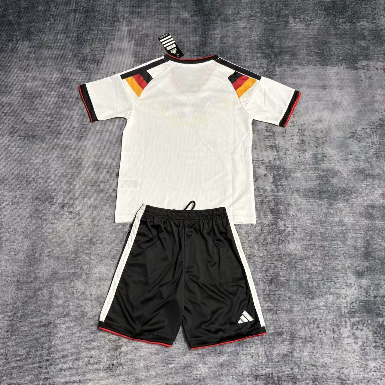 Kit Infantil Alemanha Home 26/27 -Branca