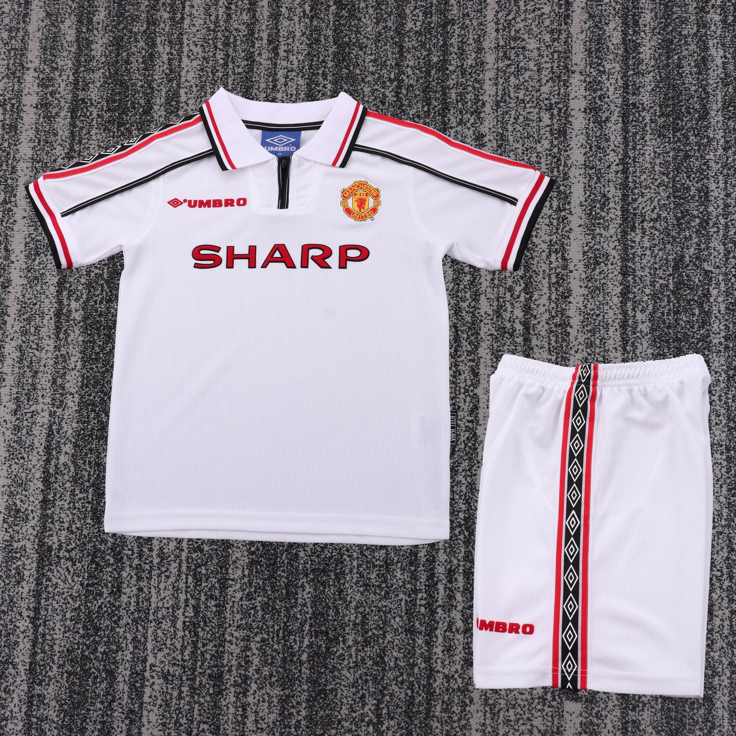 Kit infantil Manchester United Retrô Away 98/99 . - Branco