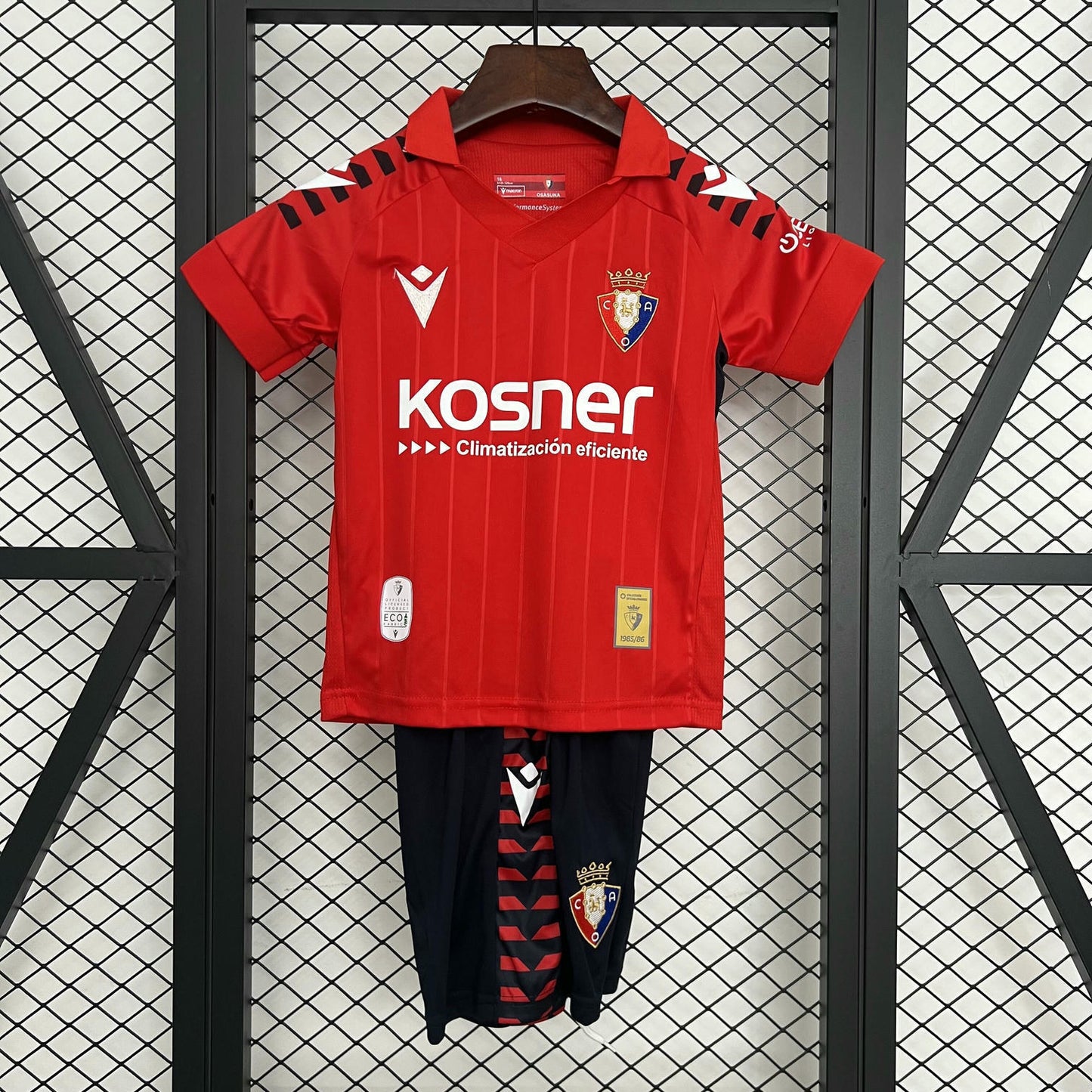 Kit Infantil Osasuna Home 25/26 . Macron - Vermelho