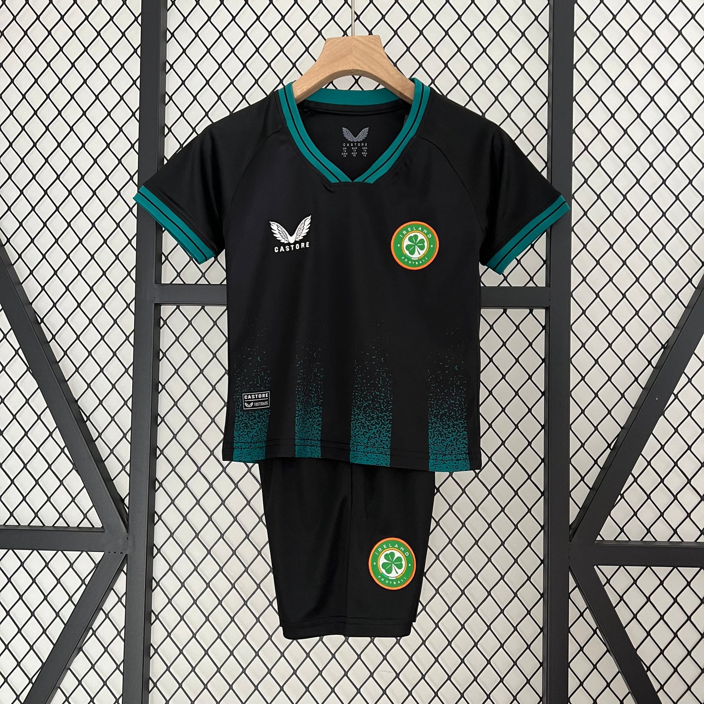 Kit Infantil  Irlanda Away 24/25 Castore -Preta