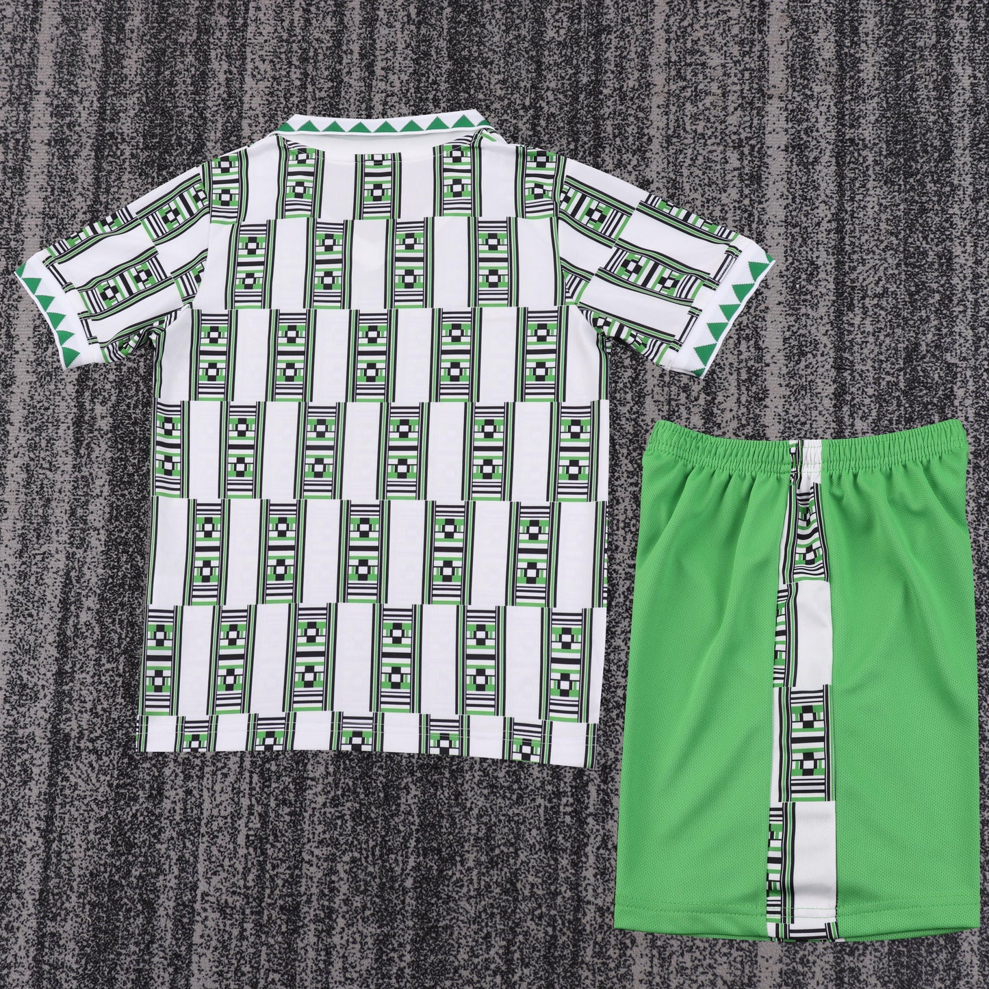 Kit Infantil Nigeria Home Retrô 1994 . - Verde e Branco