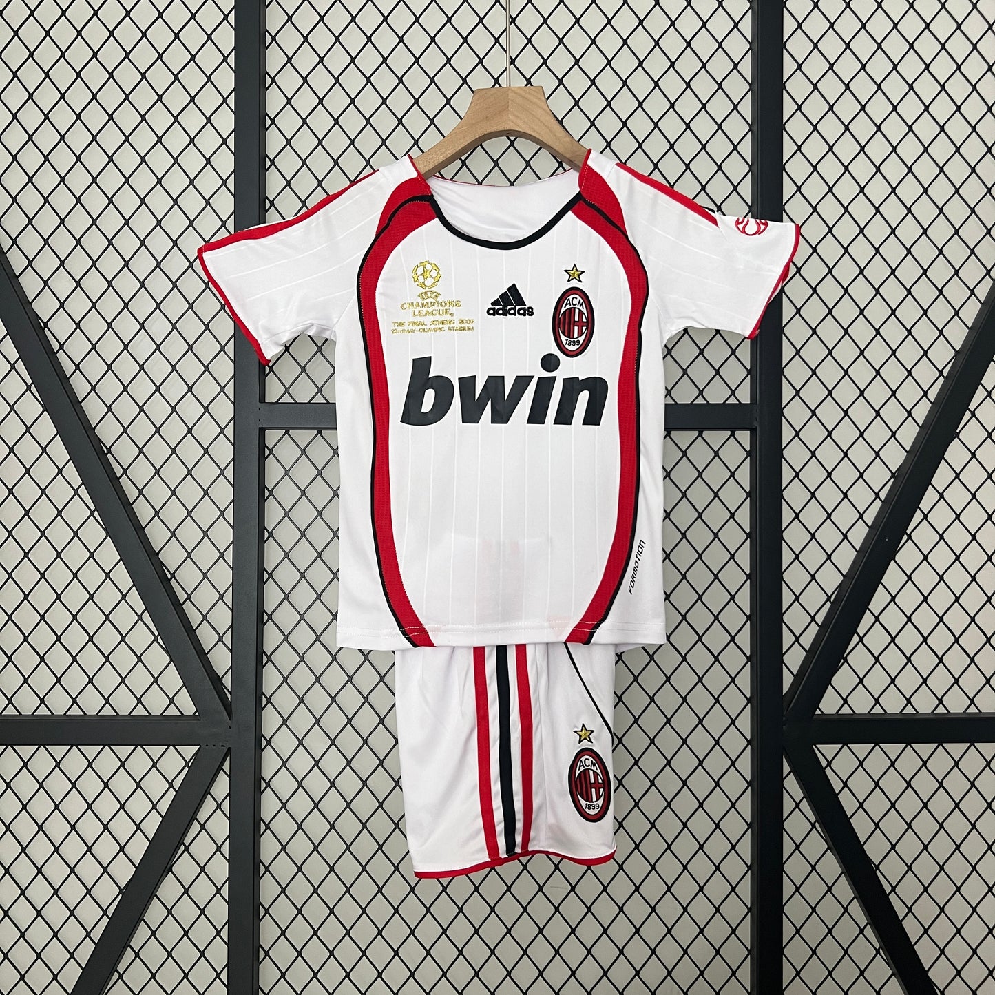 Kit Infantil Milan Away Retrô 2007 . - Branco
