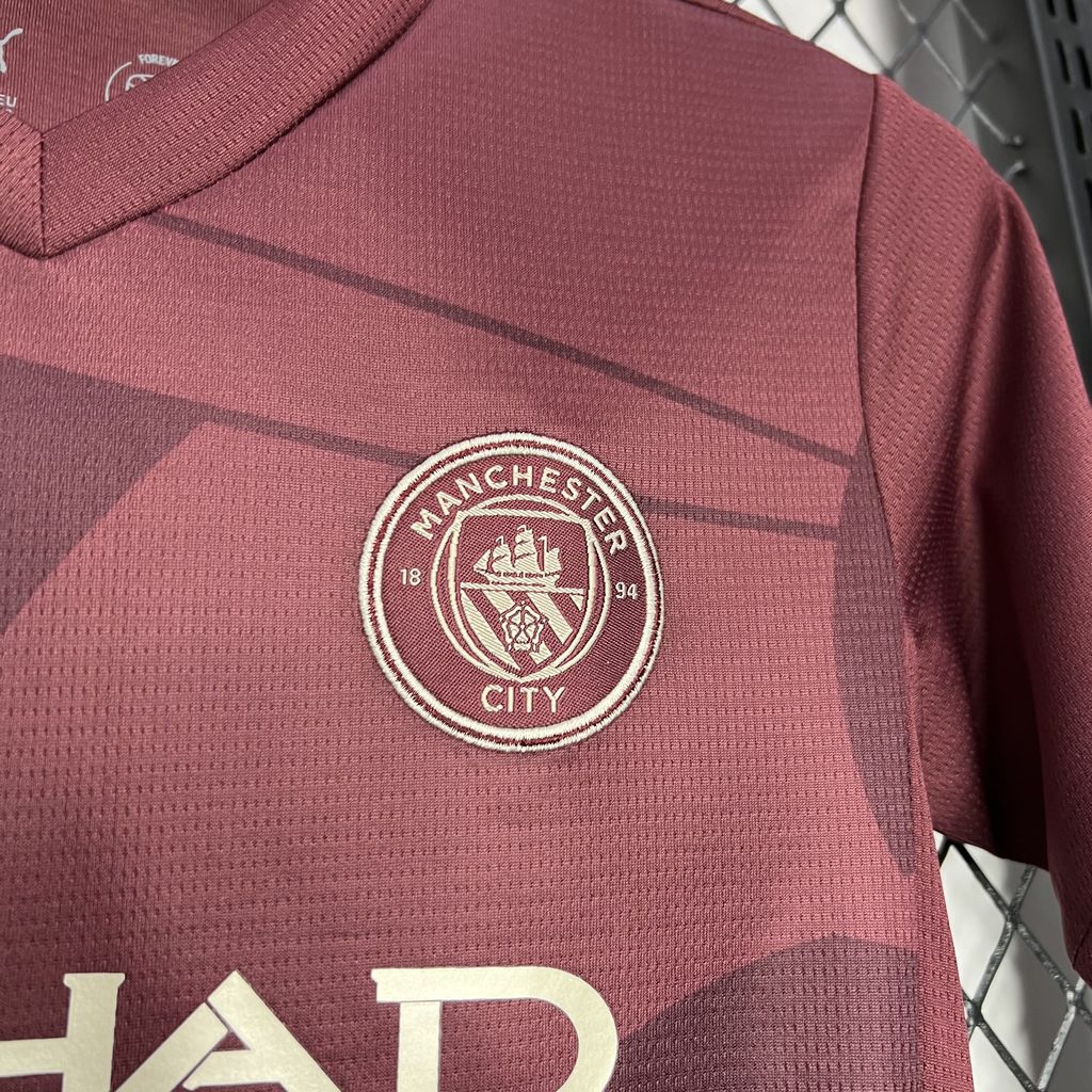 Kit Infantil Manchester City Third 24/25 . - Marrom