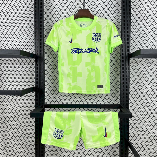 Kit Infantil Barcelona Third 24/25 Edição Especial Travis Scott 24/25 - Verde