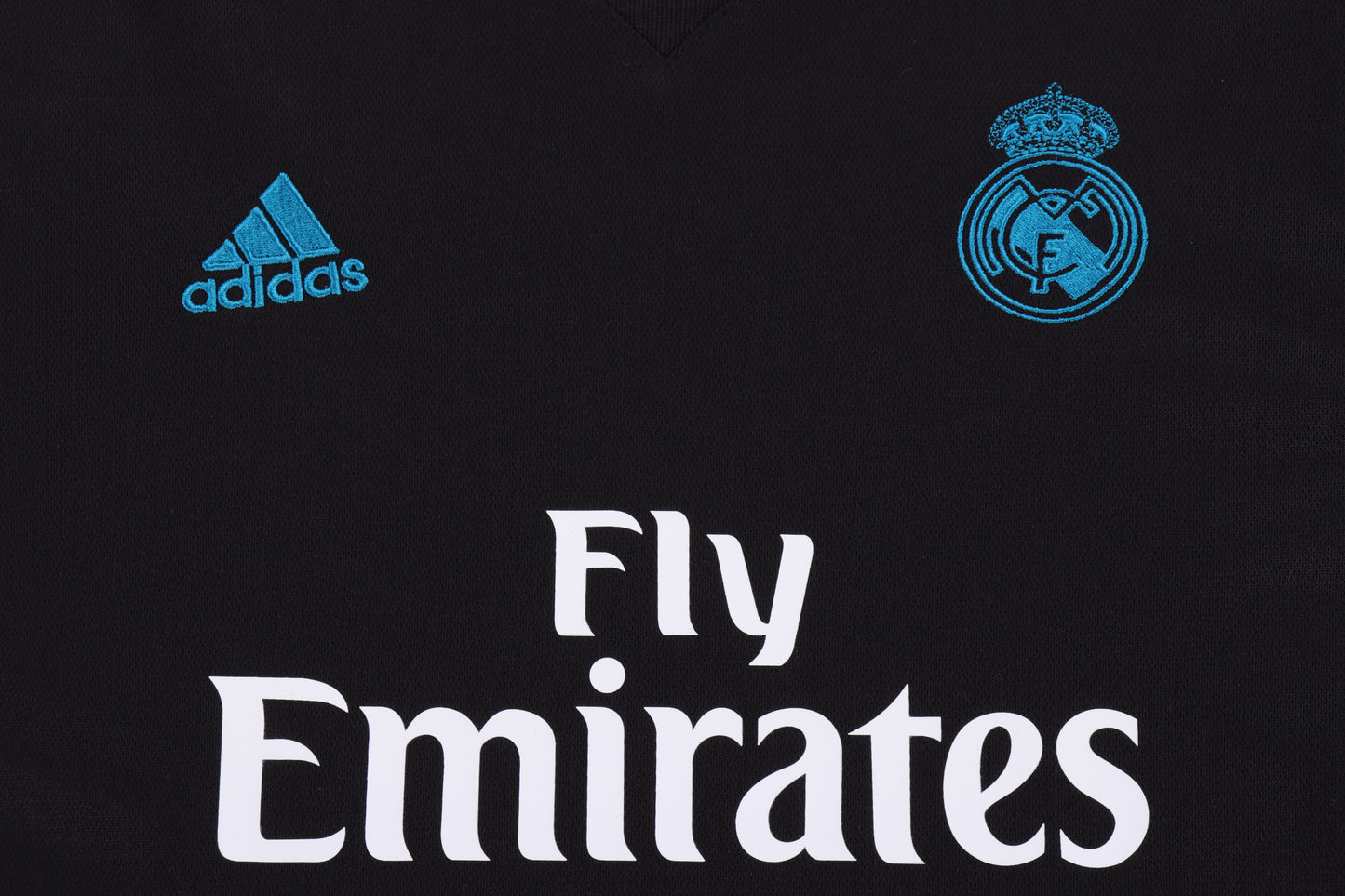 Kit Infantil Real Madrid Away Retrô 16/17 - Preto