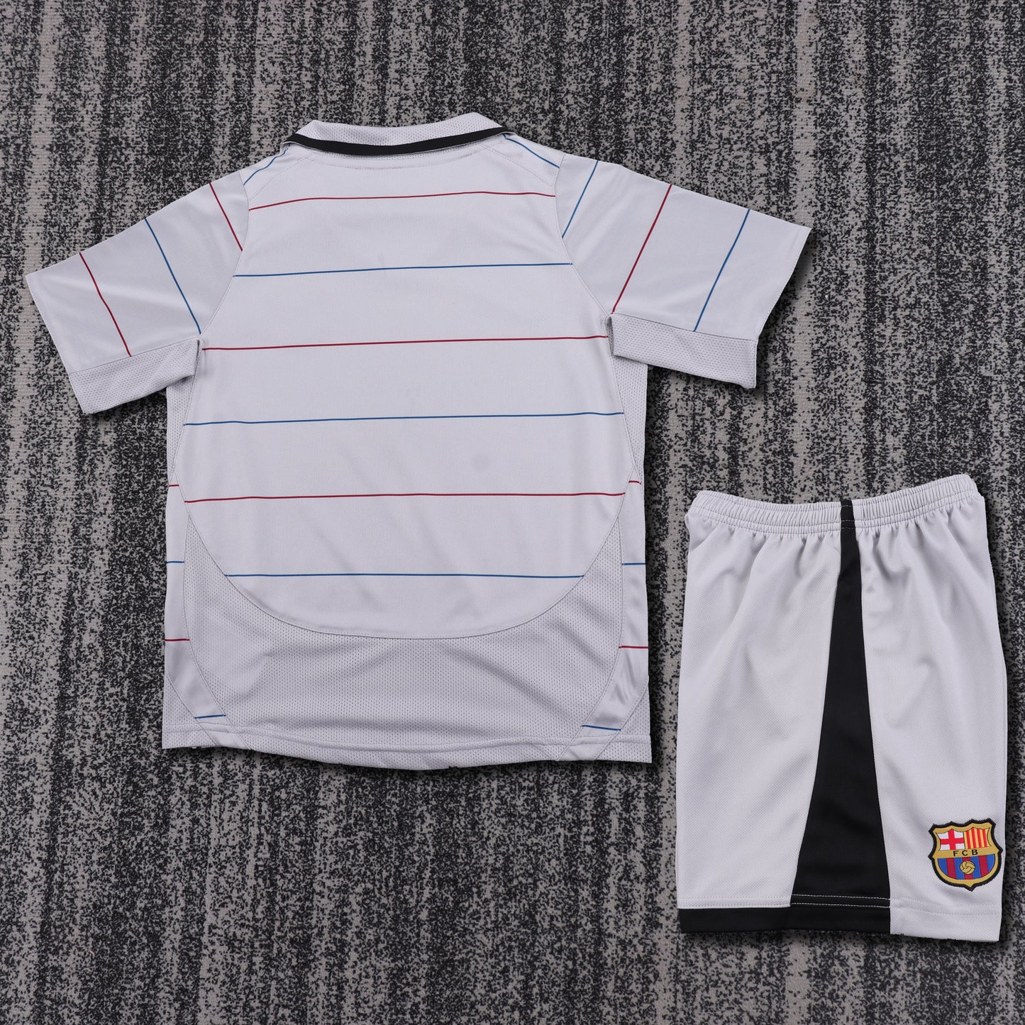 Kit Infantil Barcelona Away Retrô 03/04 - Cinza