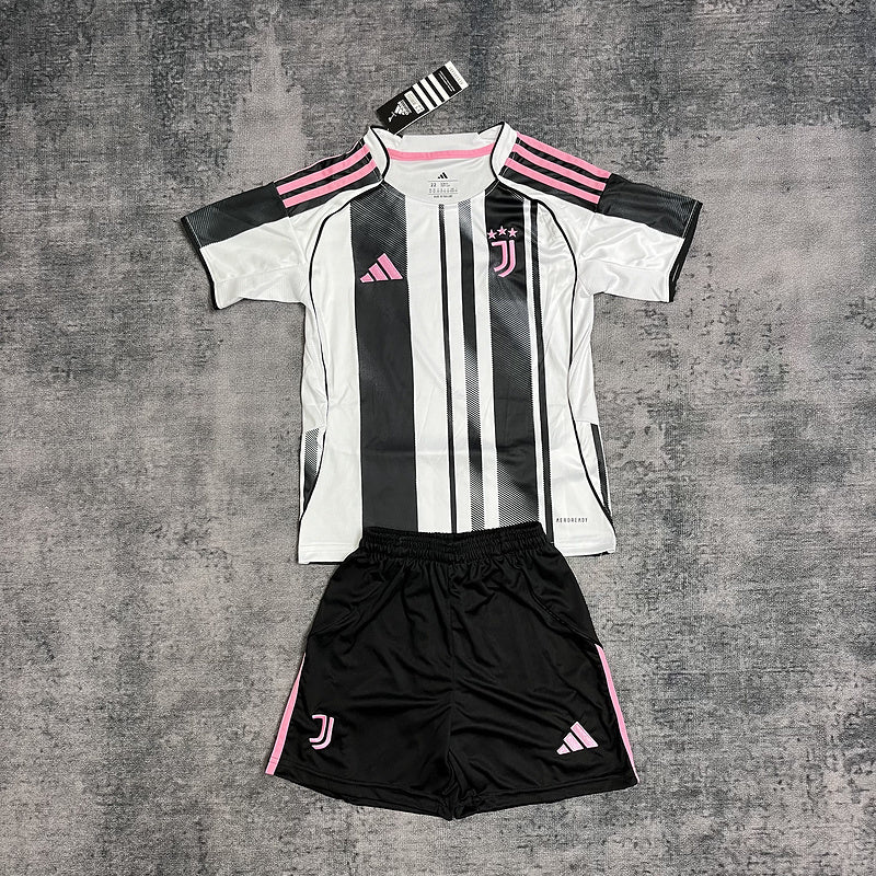 Kit Infantil Juventus Home 25/26 . - Branca e Preta