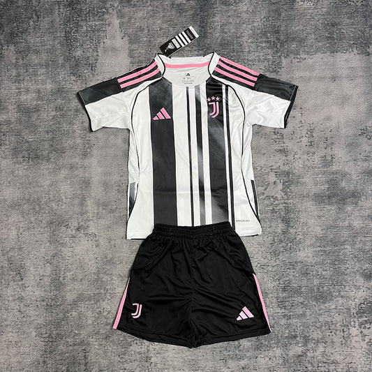 Kit Infantil Juventus Home 25/26 . - Branca e Preta
