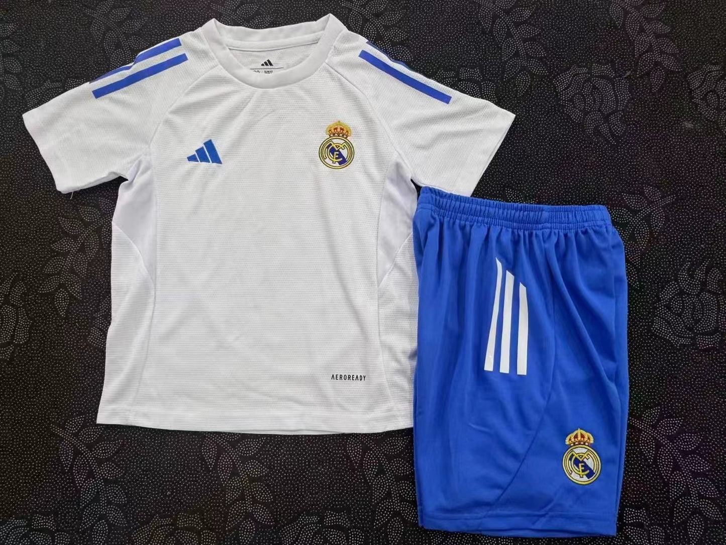 Kit Infantil Real Madrid Treino 25/26 -Branca e Azul