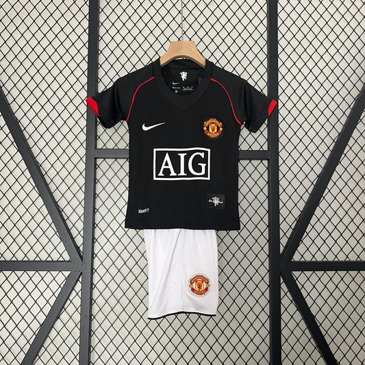 Kit infantil Manchester United Retrô Away 2008 . - Preto