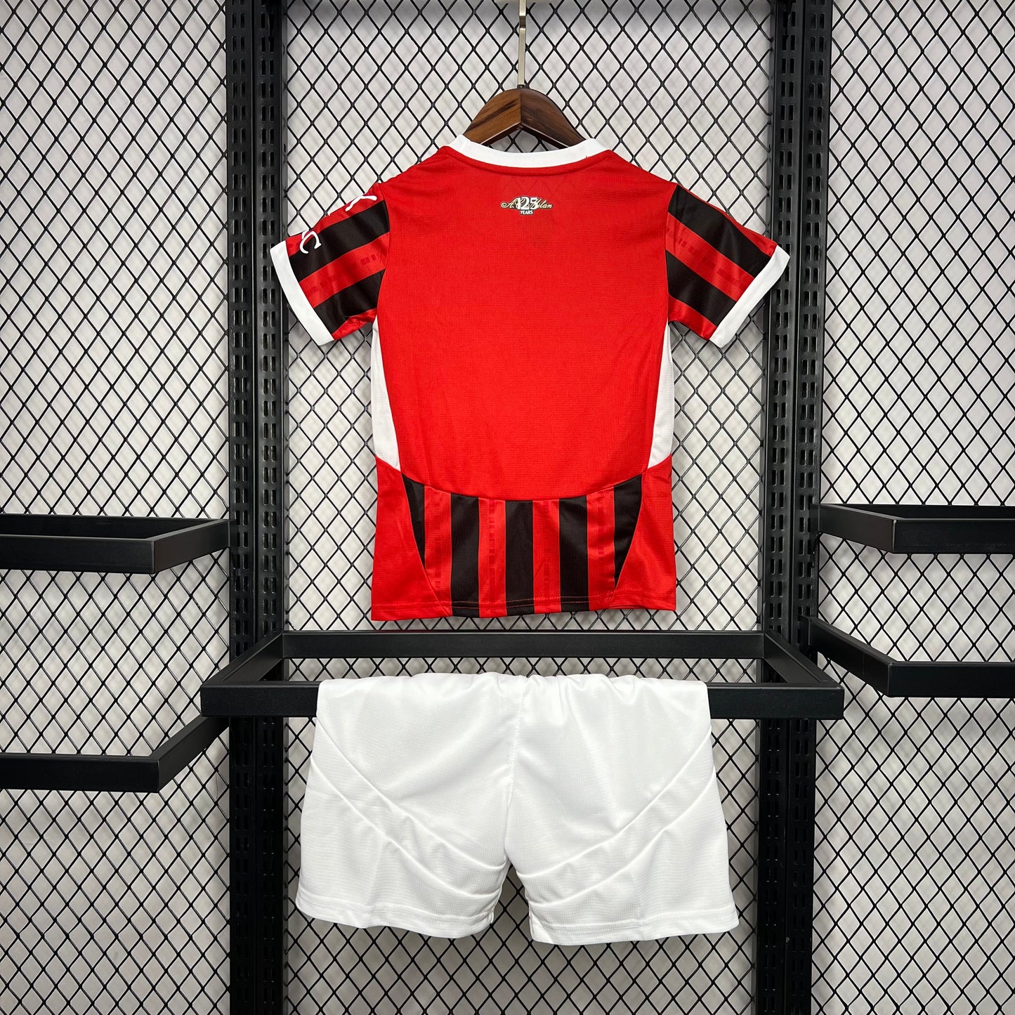 Kit Infantil Milan Home 24/25 . Masculina - Vermelho e Preto