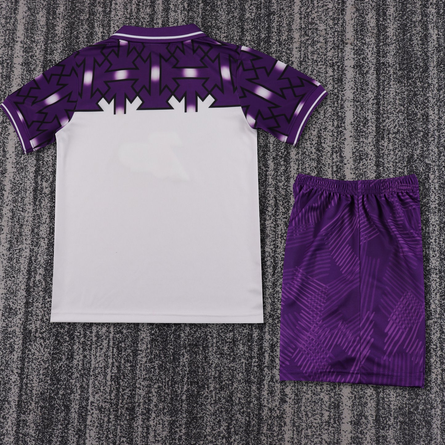 Kit Infantil Fiorentina Away Retrô 1992 . Lotto  - Branca e Roxo