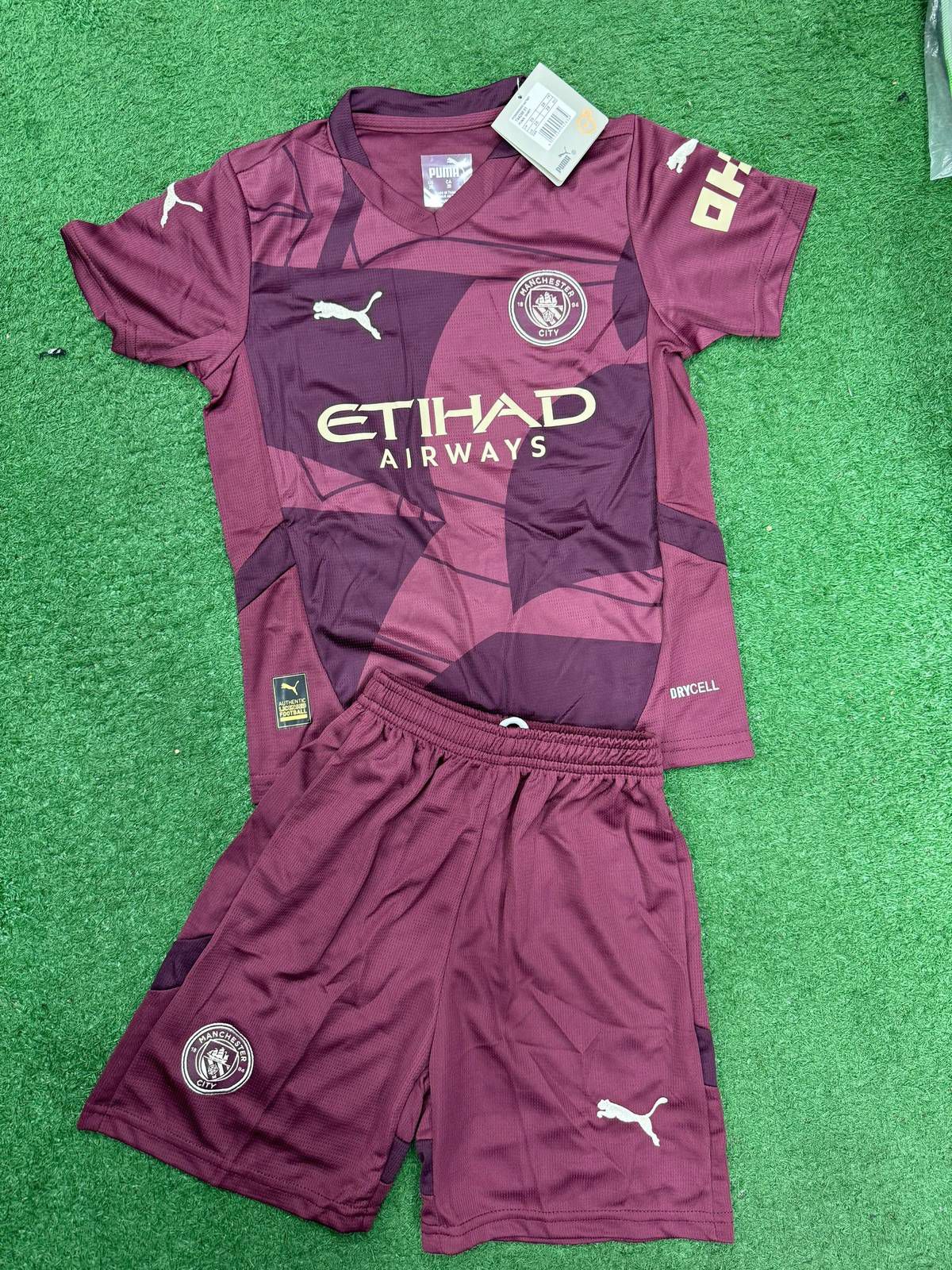 Kit Infantil Manchester City Third 24/25 . - Marrom