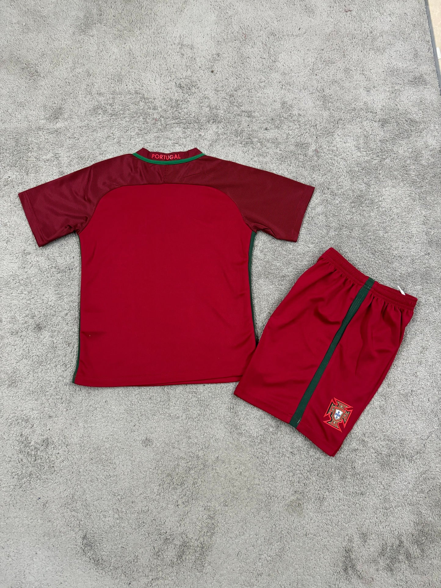 Kit Infantil Portugal Home Retrô 15/16 - Vermelho