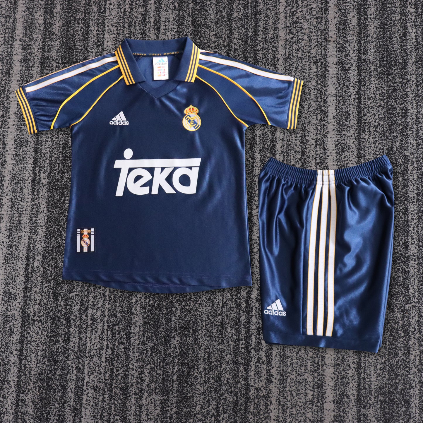 Kit Infantil Real Madrid Away Retrô 98/99 - Azul Marinho