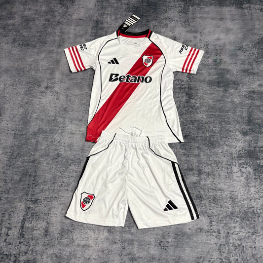 Kit Infantil River Plate Home 25/26 - Branco e Vermelho