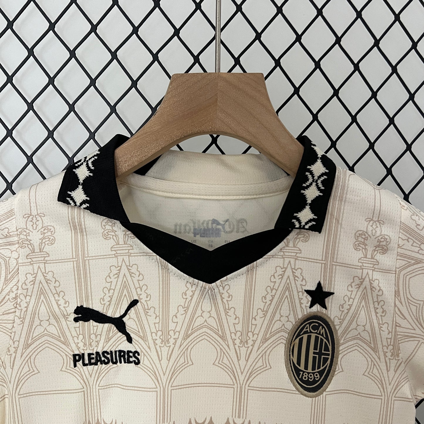 Kit Infantil Milan Fourth 24/25 -Bege
