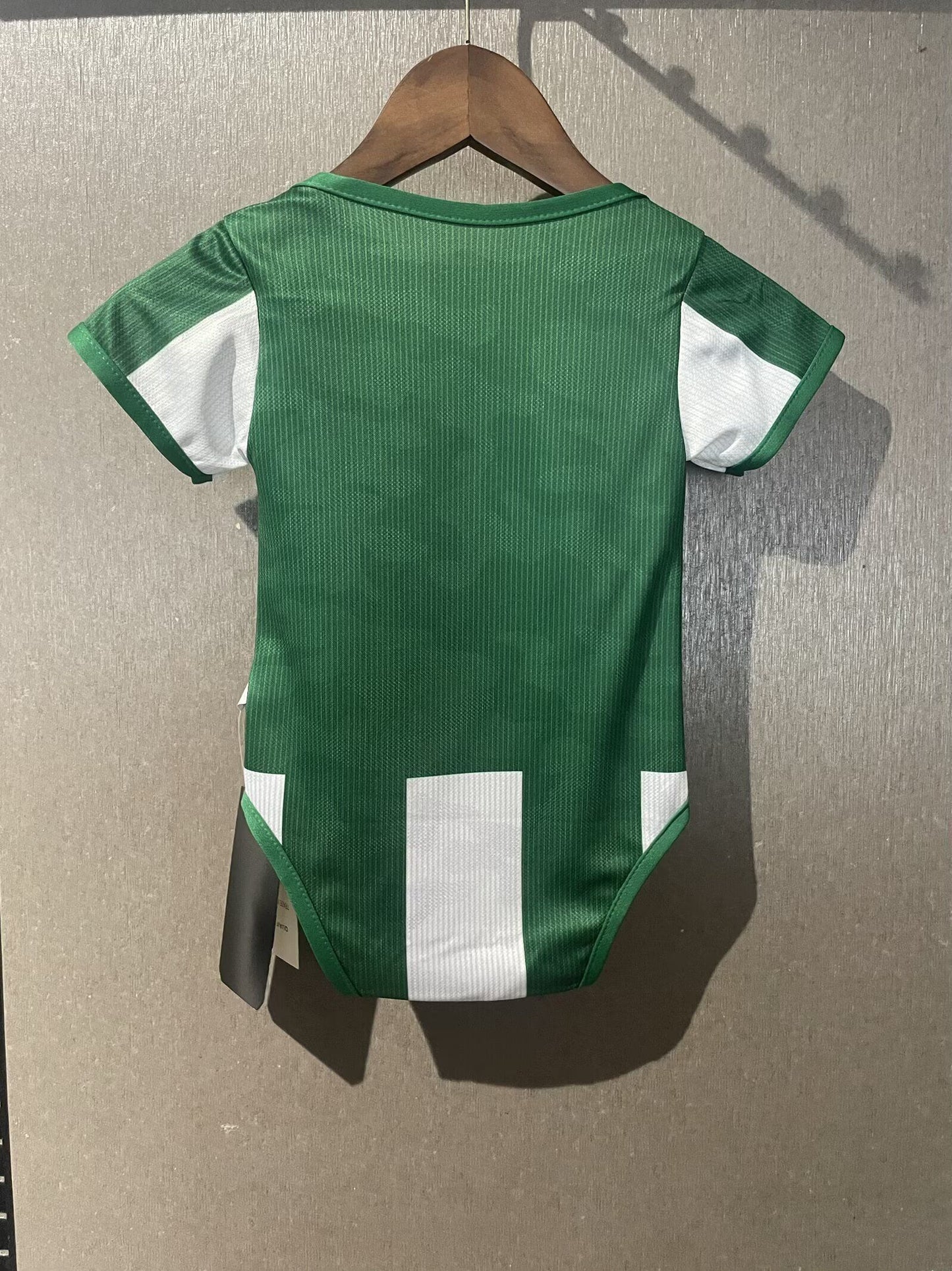 Body Bebê Infantil Real Betis Home 25/26 . Hummel - Branco e Verde