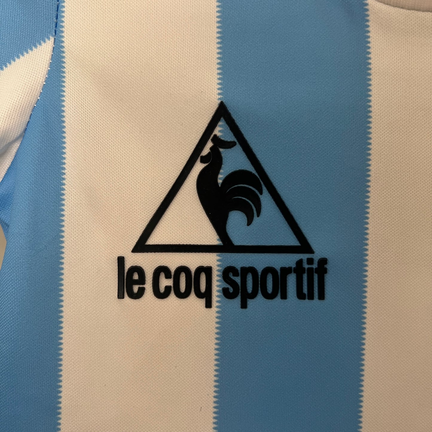 Kit Infantil Argentina Retro Home 1986 Le Coq Sportif -Branco e Azul