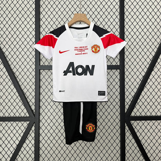 Kit infantil Manchester United Retrô Away 2010 . - Branca