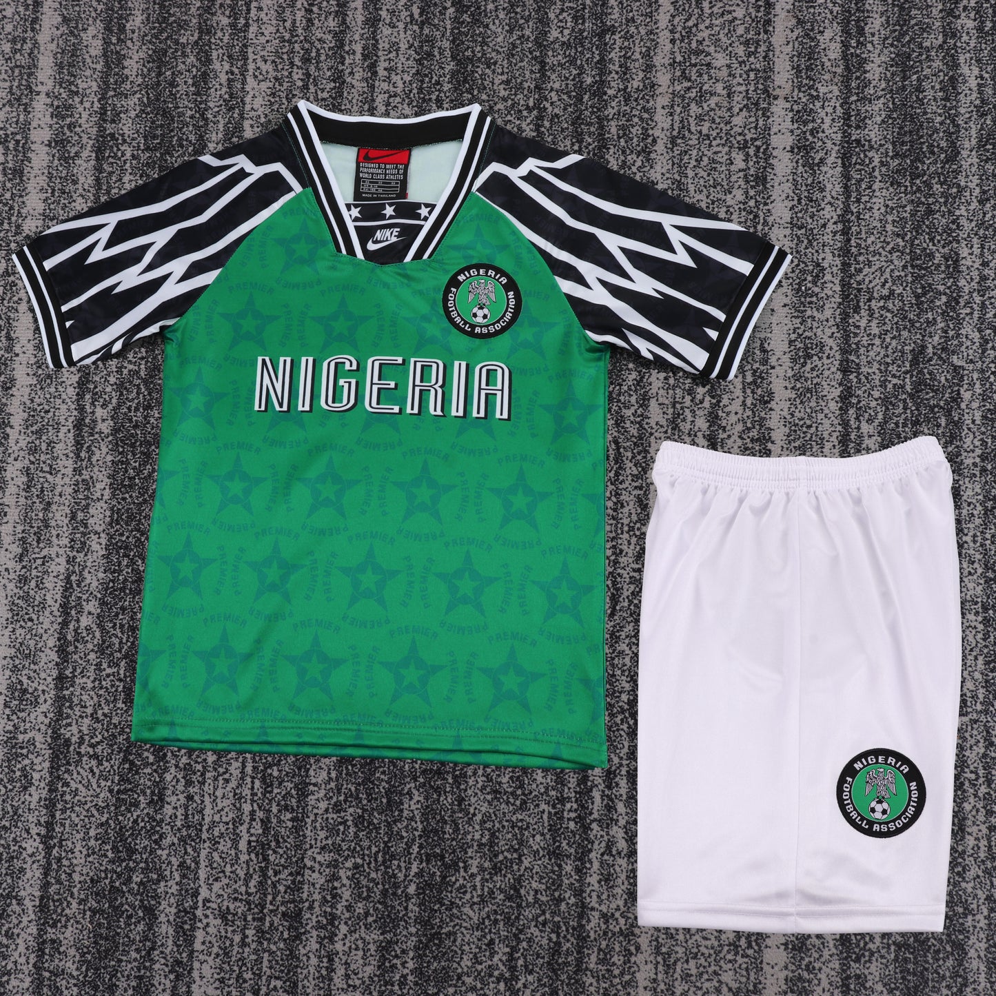Kit Infantil Nigeria Home Retrô 1995 . - Verde