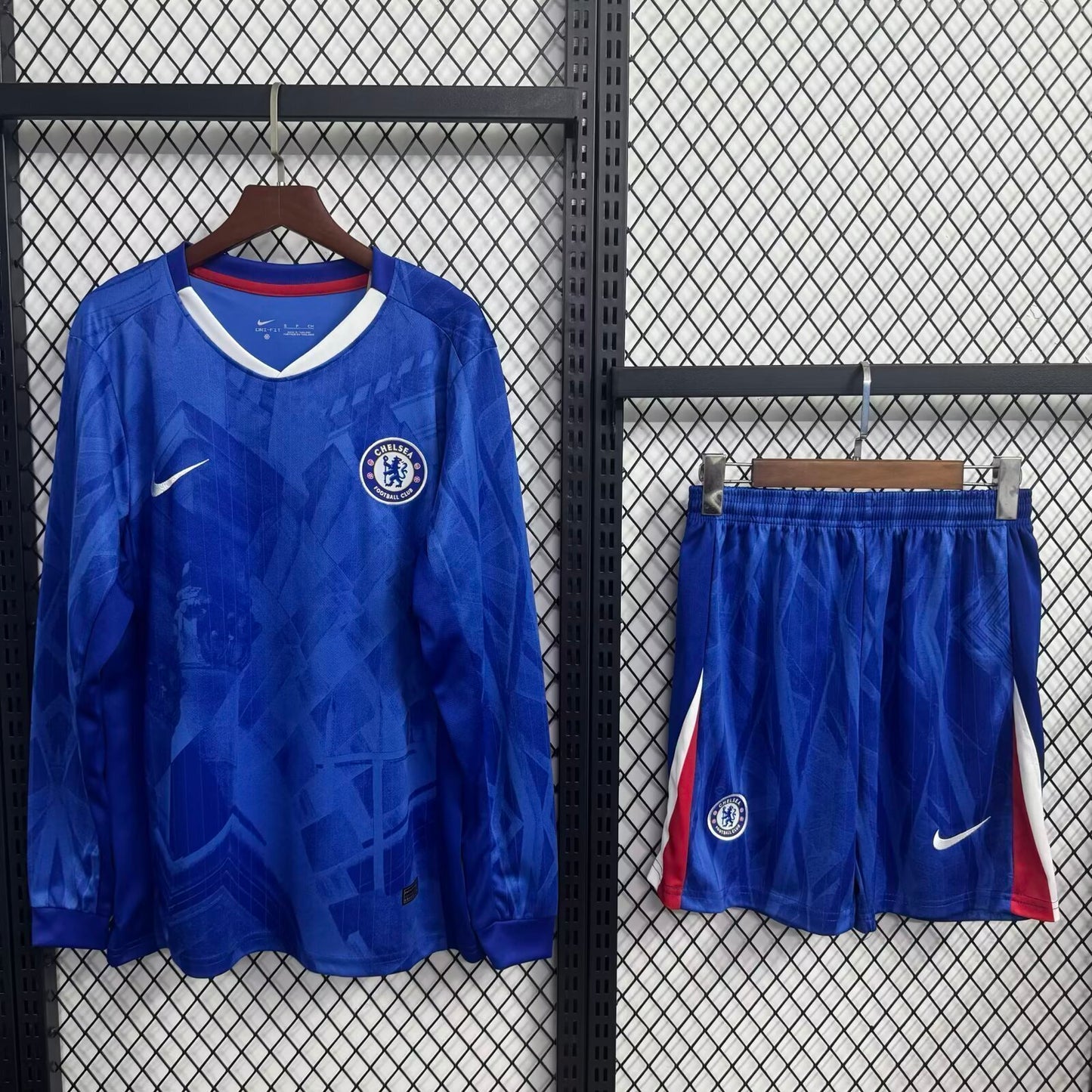 Kit infantil Chelsea Home 25/26 Manga Longa . - Azul