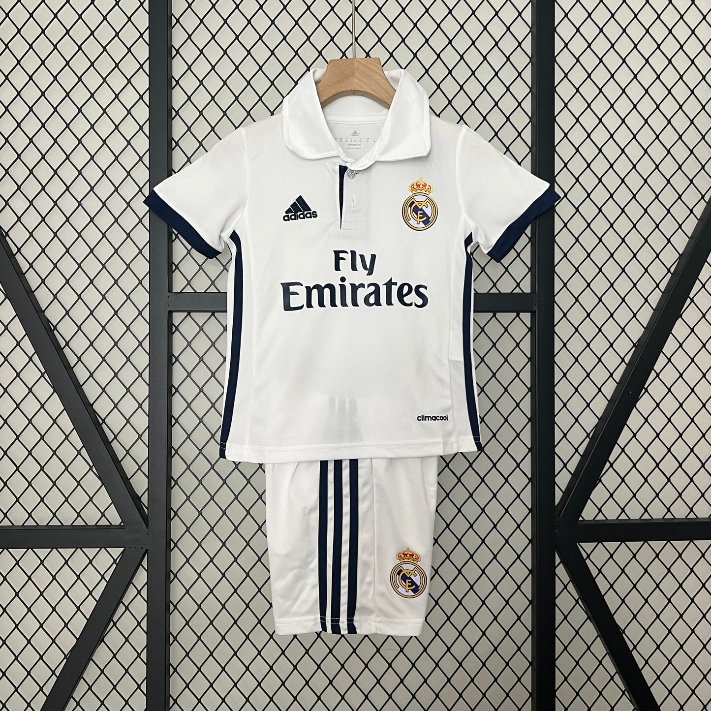 Kit Infantil Real Madrid Home Retrô 16/17 - Branco