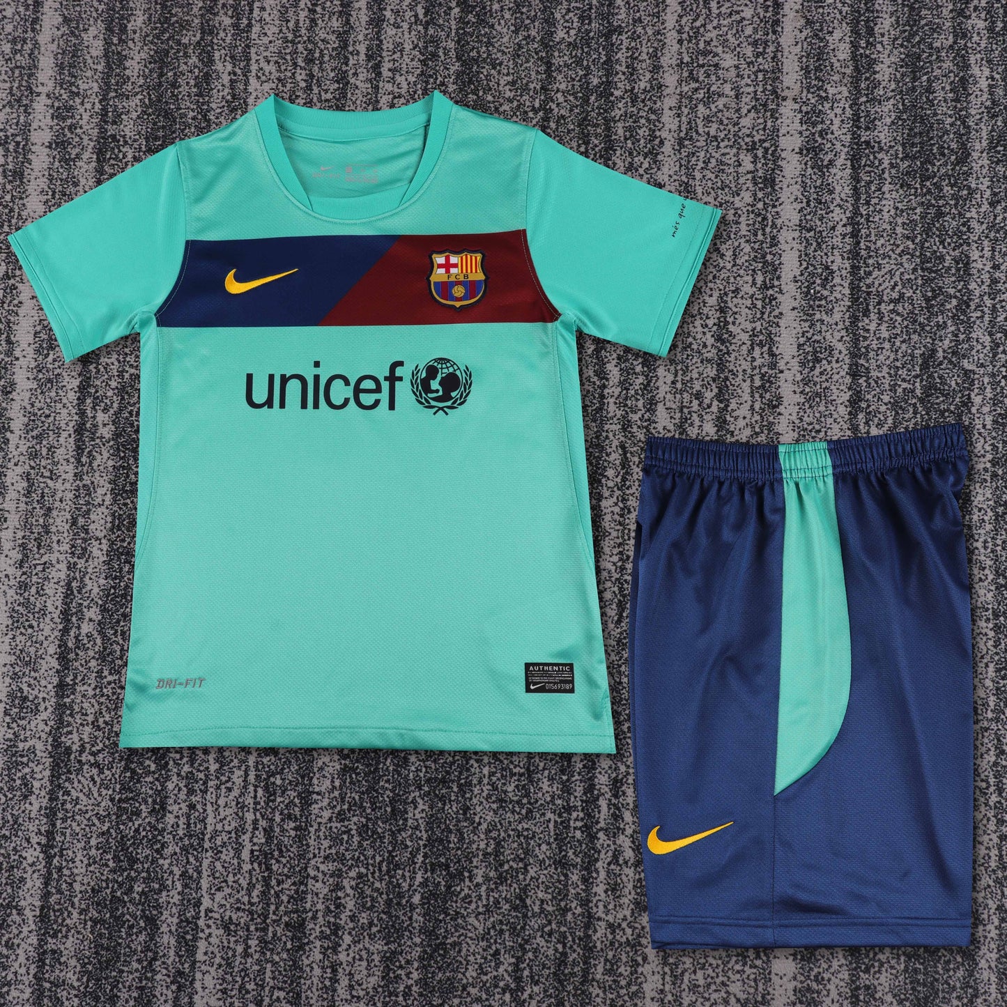 Kit Infantil Barcelona Away Retrô 10/11 - Verde