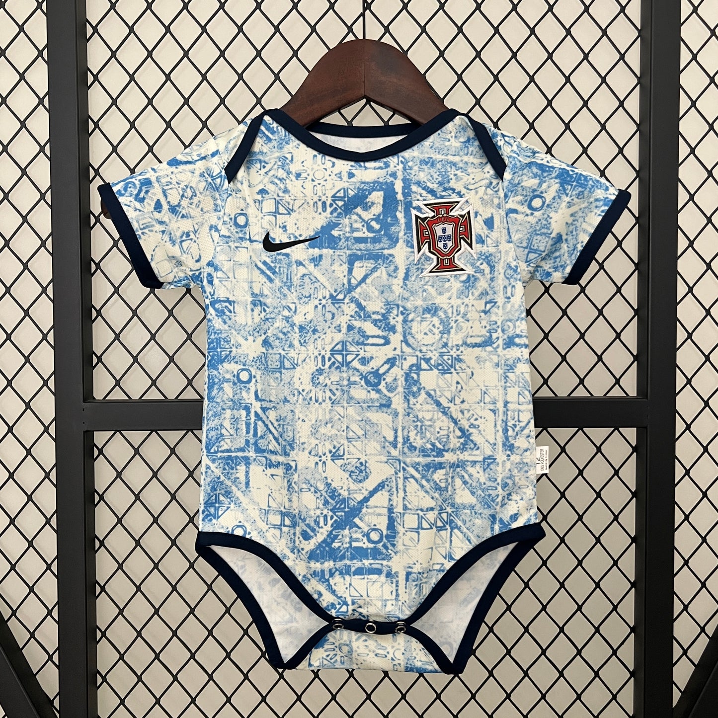 Body Bebê Infantil Portugal Away 24/25 . - Branco e Azul