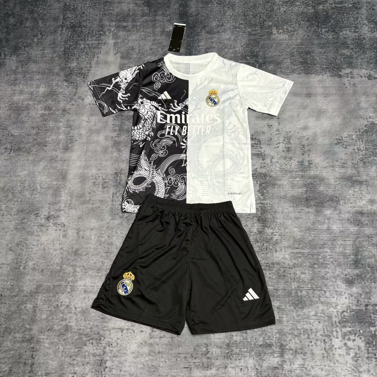 Kit Infantil Real Madrid Edição Especial Dragão 25/26 -Preto e Branco