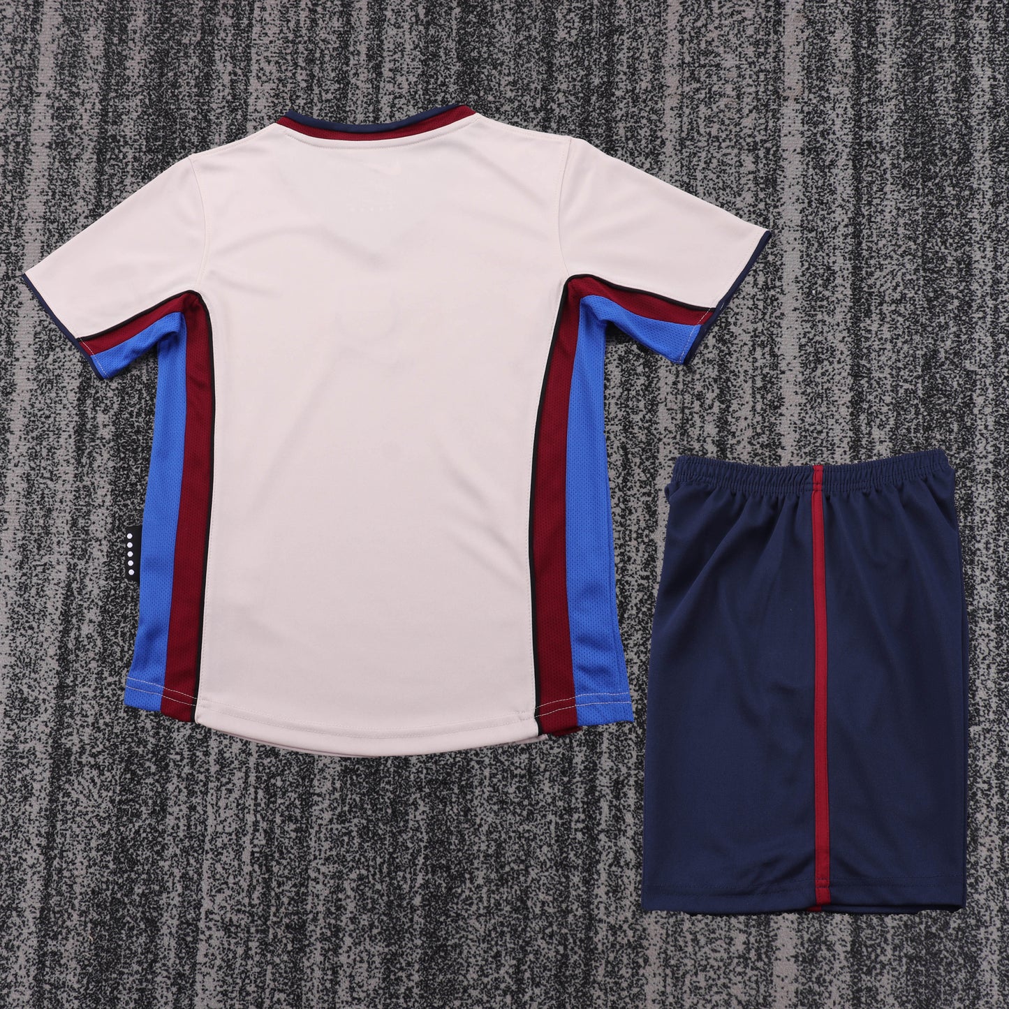 Kit Infantil Barcelona Retrô Away 98/99 - Bege
