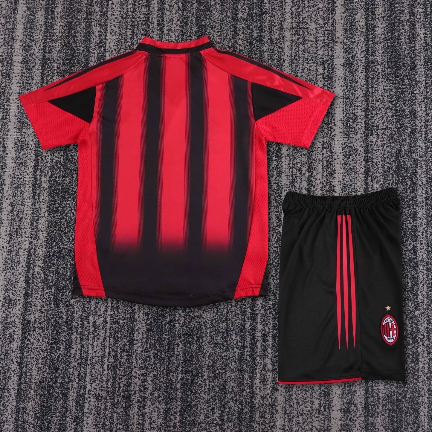 Kit Infantil Milan Home Retrô 04/05 . - Vermelho e Preto