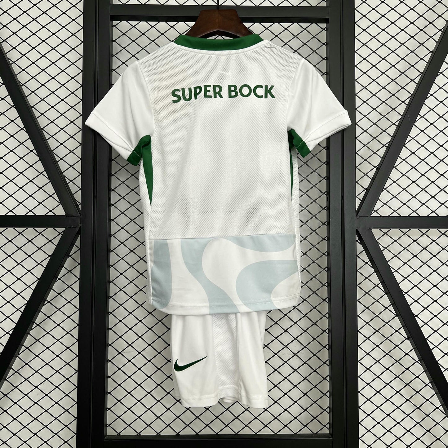 Kit Infantil Sporting Away 25/26 . - Branca