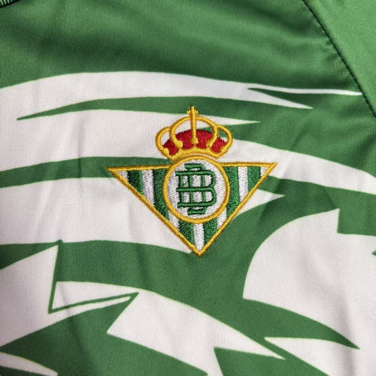 Kit Infantil Real Betis Edição Especial Naruto 25/26 . Hummel - Verde e Branca