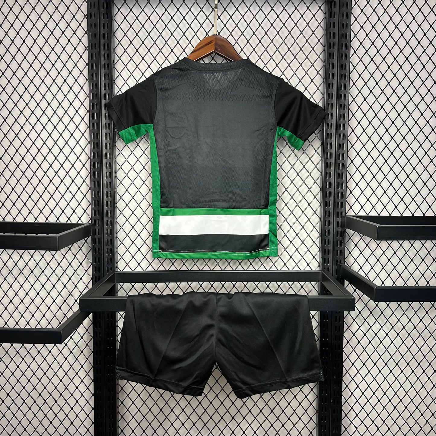 Kit Infantil Sporting Home 24/25 . - Verde e Preto