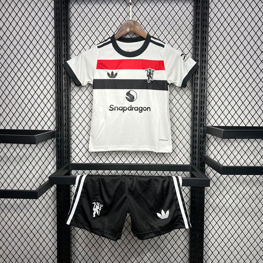 Kit infantil Manchester United Third 24/25 . - Branca