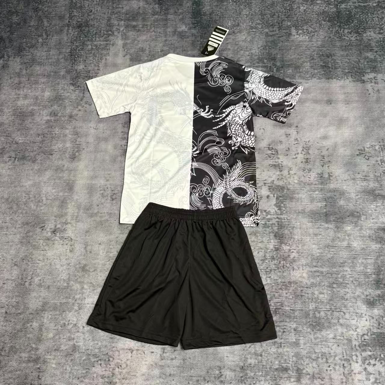 Kit Infantil Real Madrid Edição Especial Dragão 25/26 -Preto e Branco