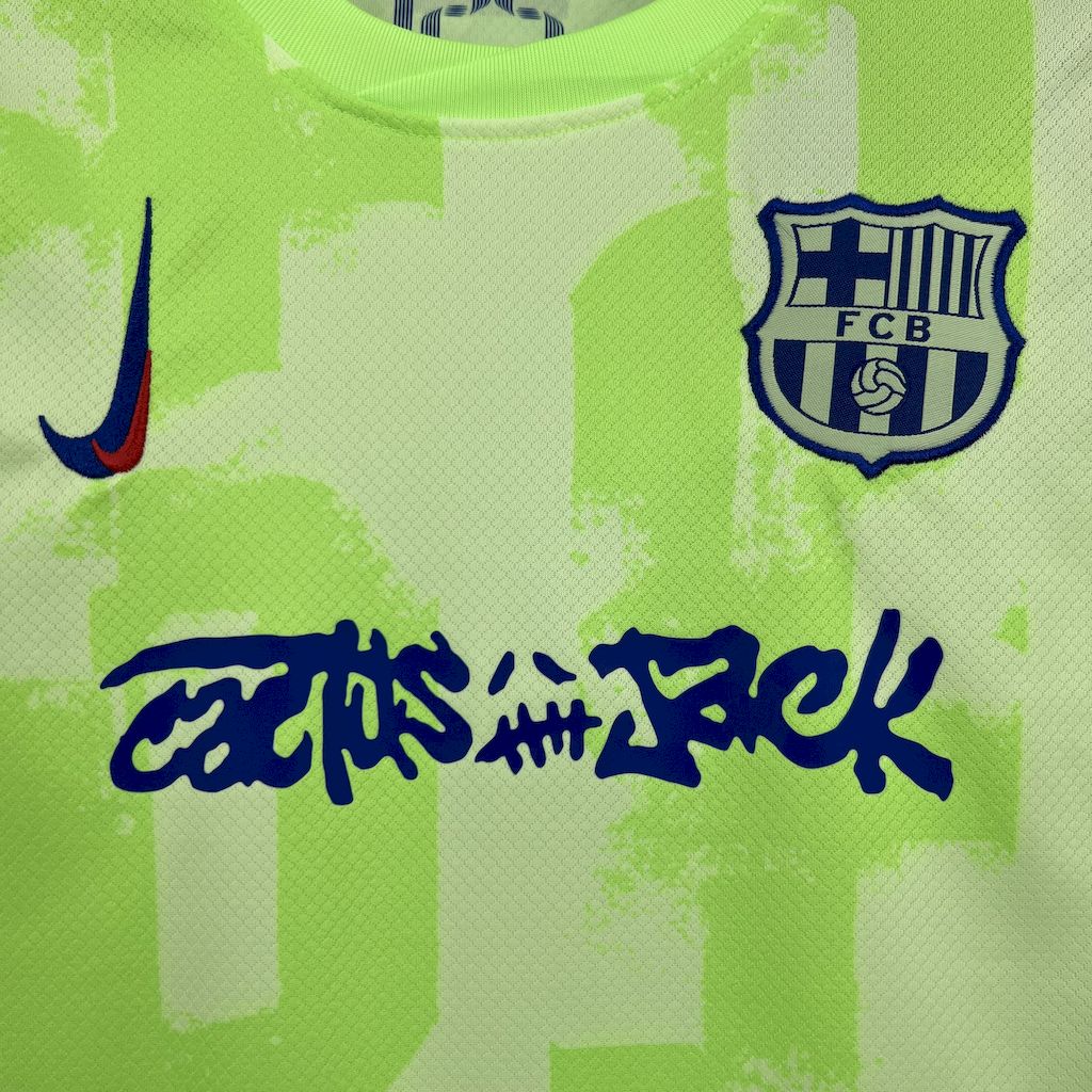 Kit Infantil Barcelona Third 24/25 Edição Especial Travis Scott 24/25 - Verde