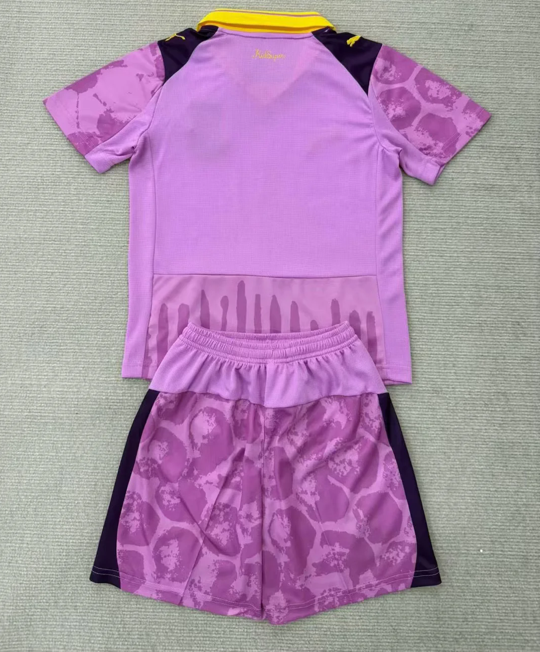 Kit Infantil Borussia Dortmund Goleiro 25/26 - Rosa