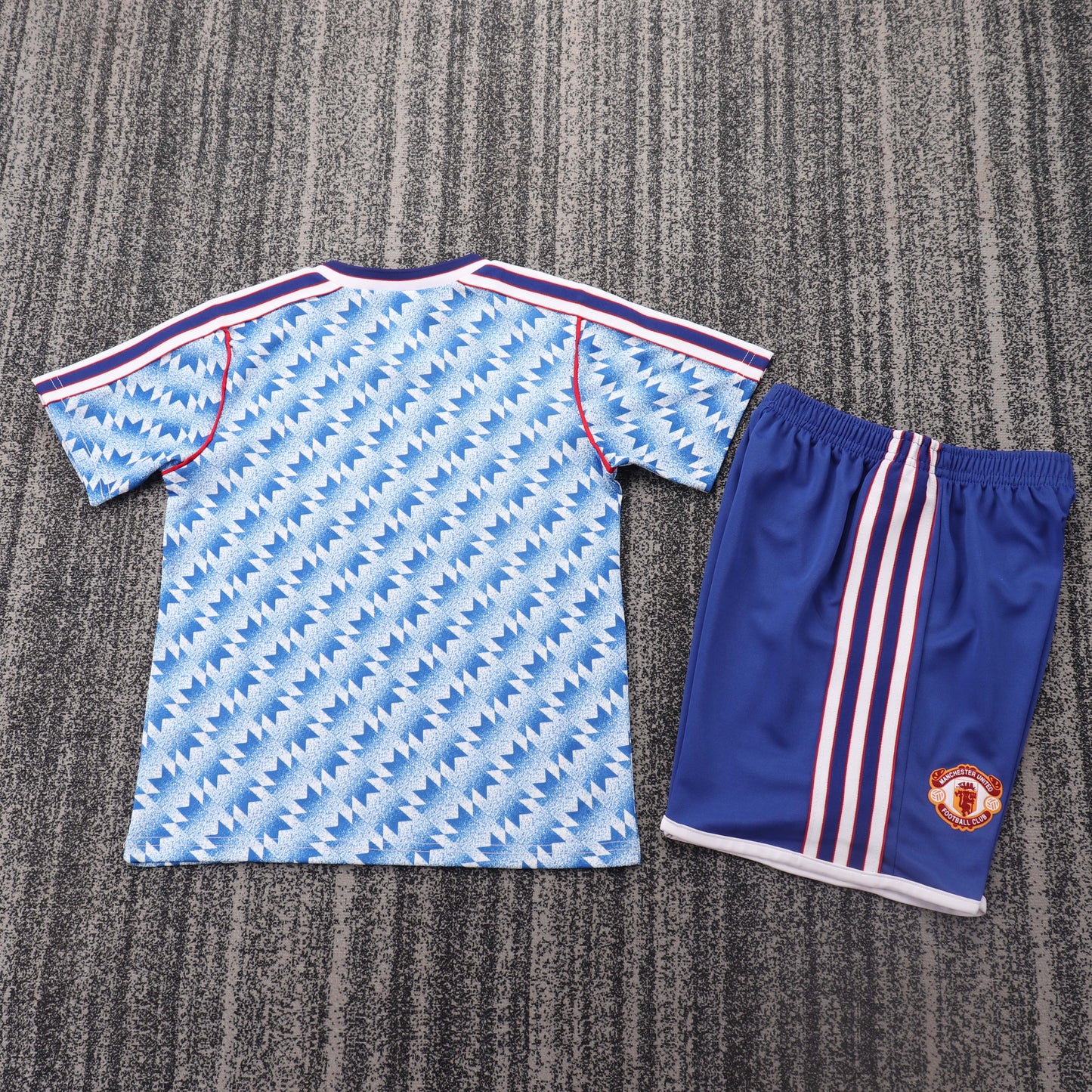 Kit infantil Manchester United Retrô Away 90/91 . - Azul Claro