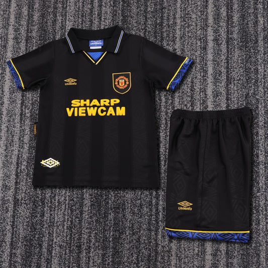 Kit infantil Manchester United Retrô Away 98/99 . - Preta