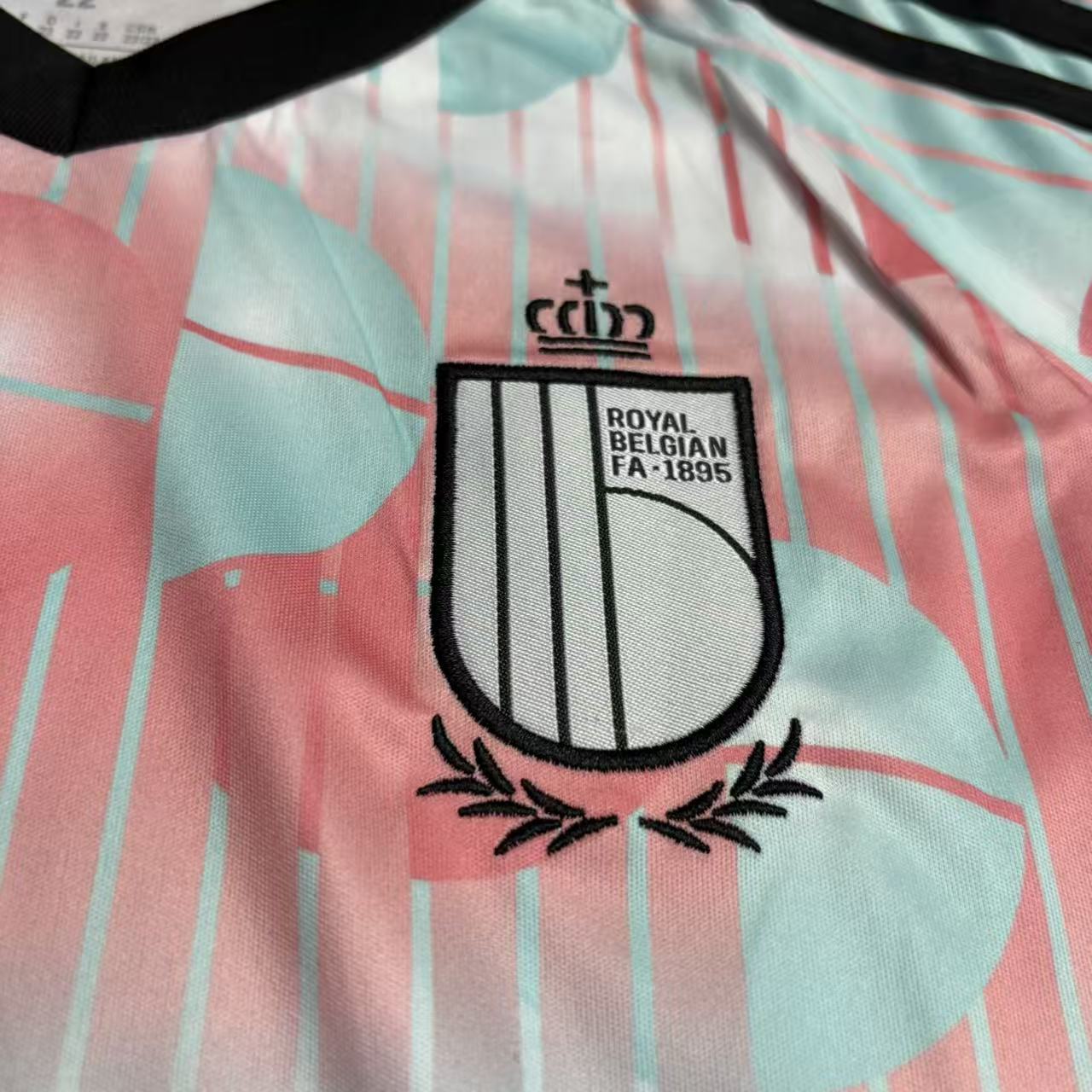 Kit Infantil Bélgica Away 26/27 - Colorido