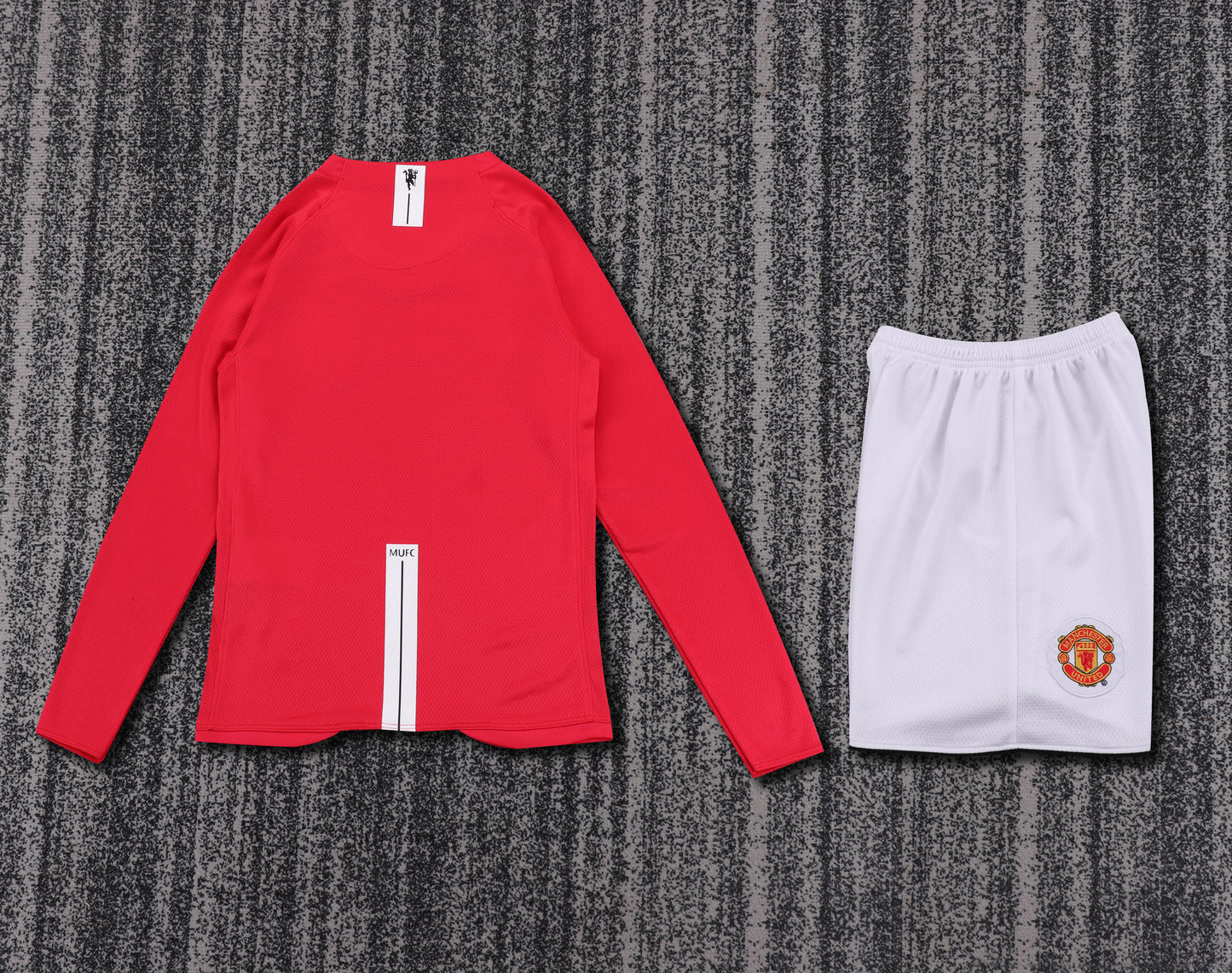 Kit infantil Manchester United Retrô Home Manga Longa 2008 . - Vermelho