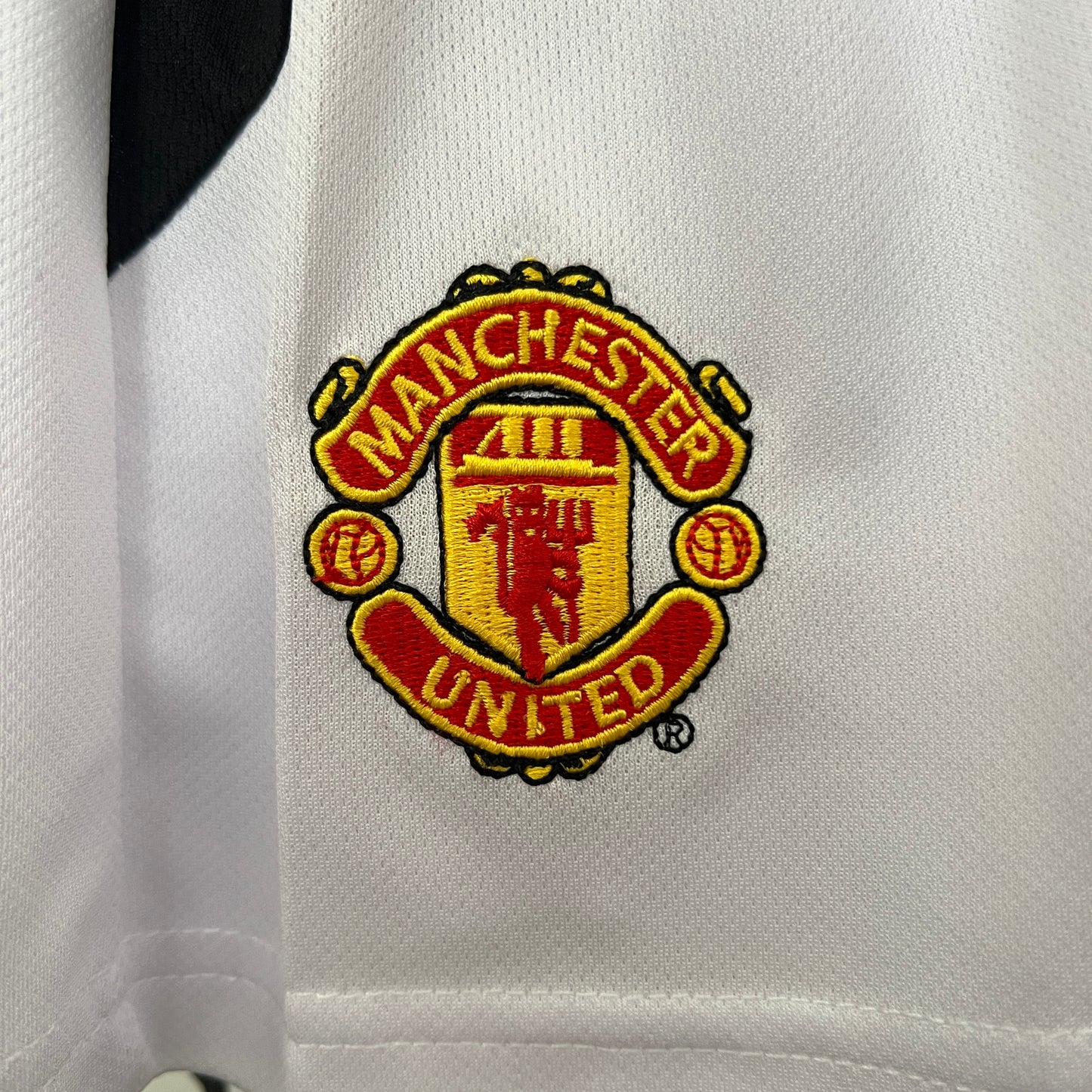 Kit infantil Manchester United Retrô Home 2003 . - Vermelho
