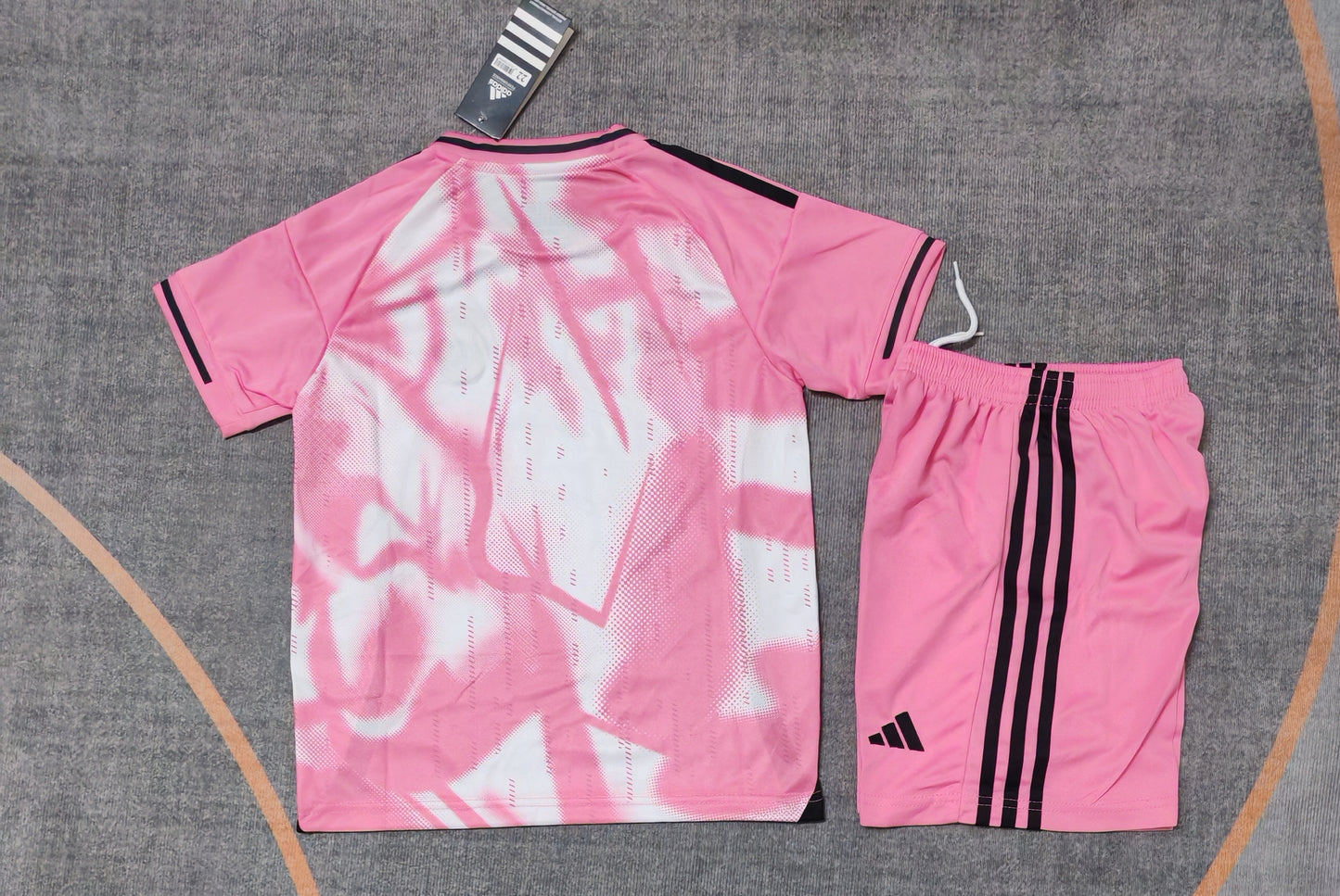 Kit Infantil Real Madrid Goleiro 24/25 - Rosa