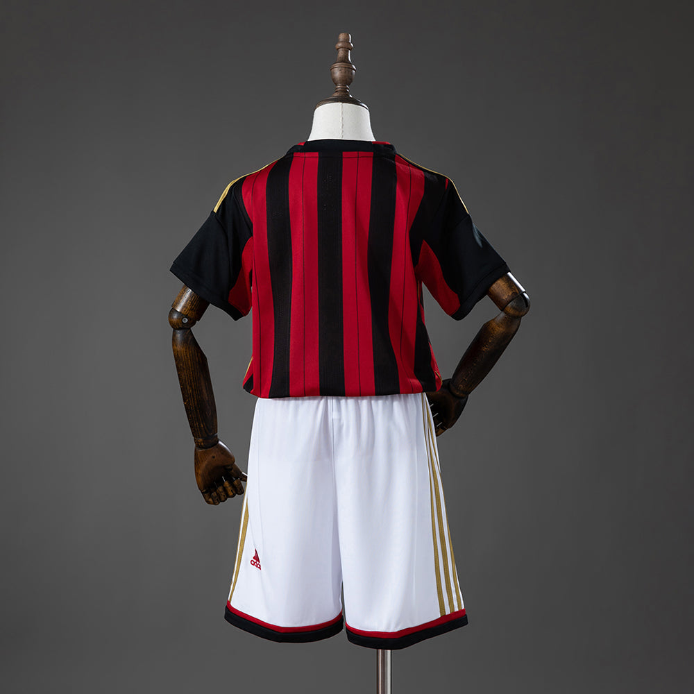 Kit Infantil Milan Home Retrô 2013 . - Vermelho e Preto